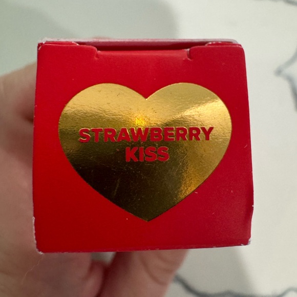 Lip Injection Extreme - Picture 3 of 3